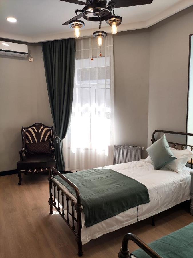 Qin Boutique Hotel Tbilisi Buitenkant foto