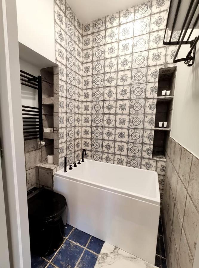 Qin Boutique Hotel Tbilisi Buitenkant foto