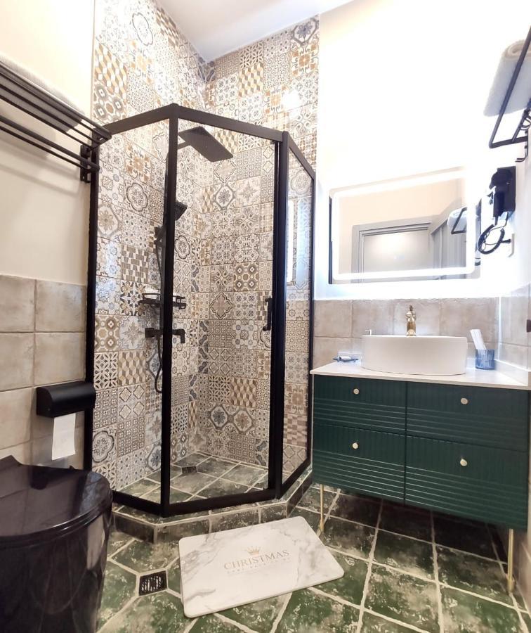 Qin Boutique Hotel Tbilisi Buitenkant foto
