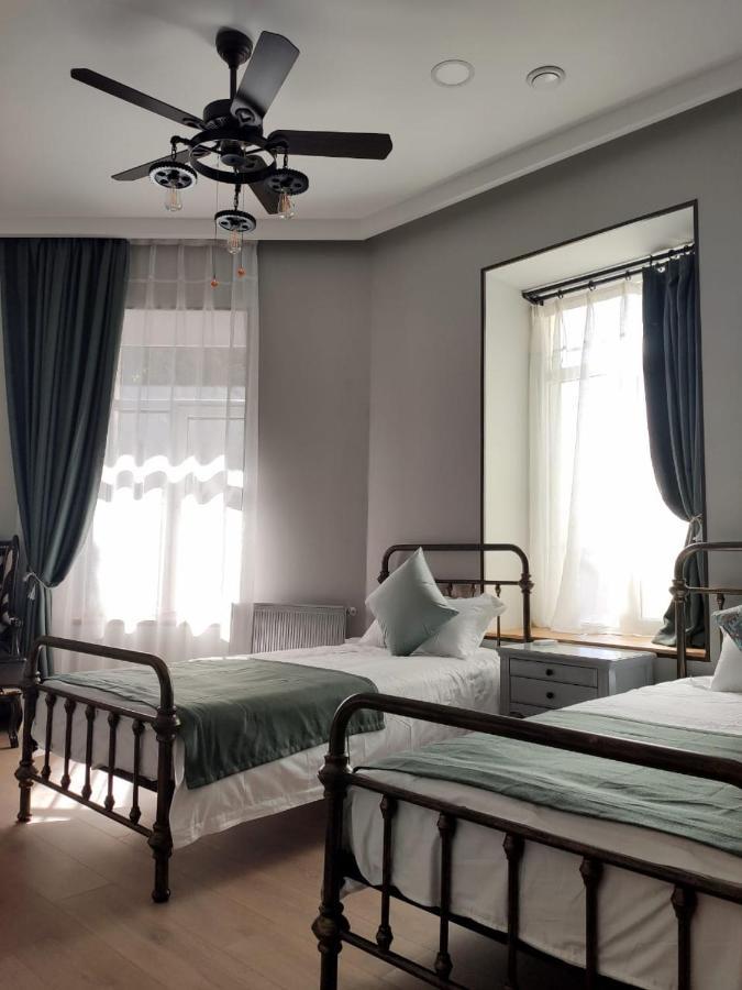 Qin Boutique Hotel Tbilisi Buitenkant foto