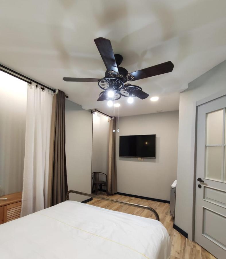 Qin Boutique Hotel Tbilisi Buitenkant foto